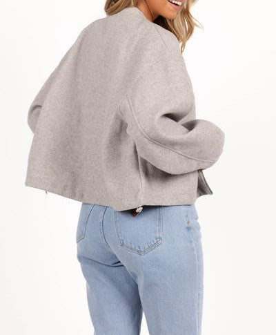 Round neckline jacket