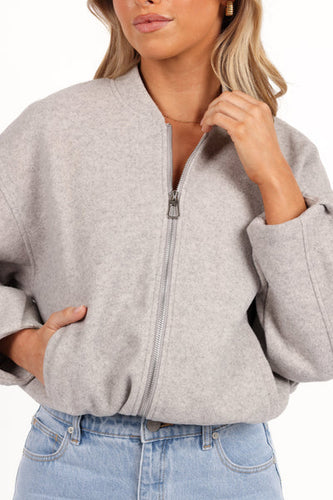 Round neckline jacket